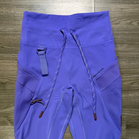 Lululemon Women's Cargo Super-High-Rise Hiking Tight 25" - Purple - Picture 5 of 11